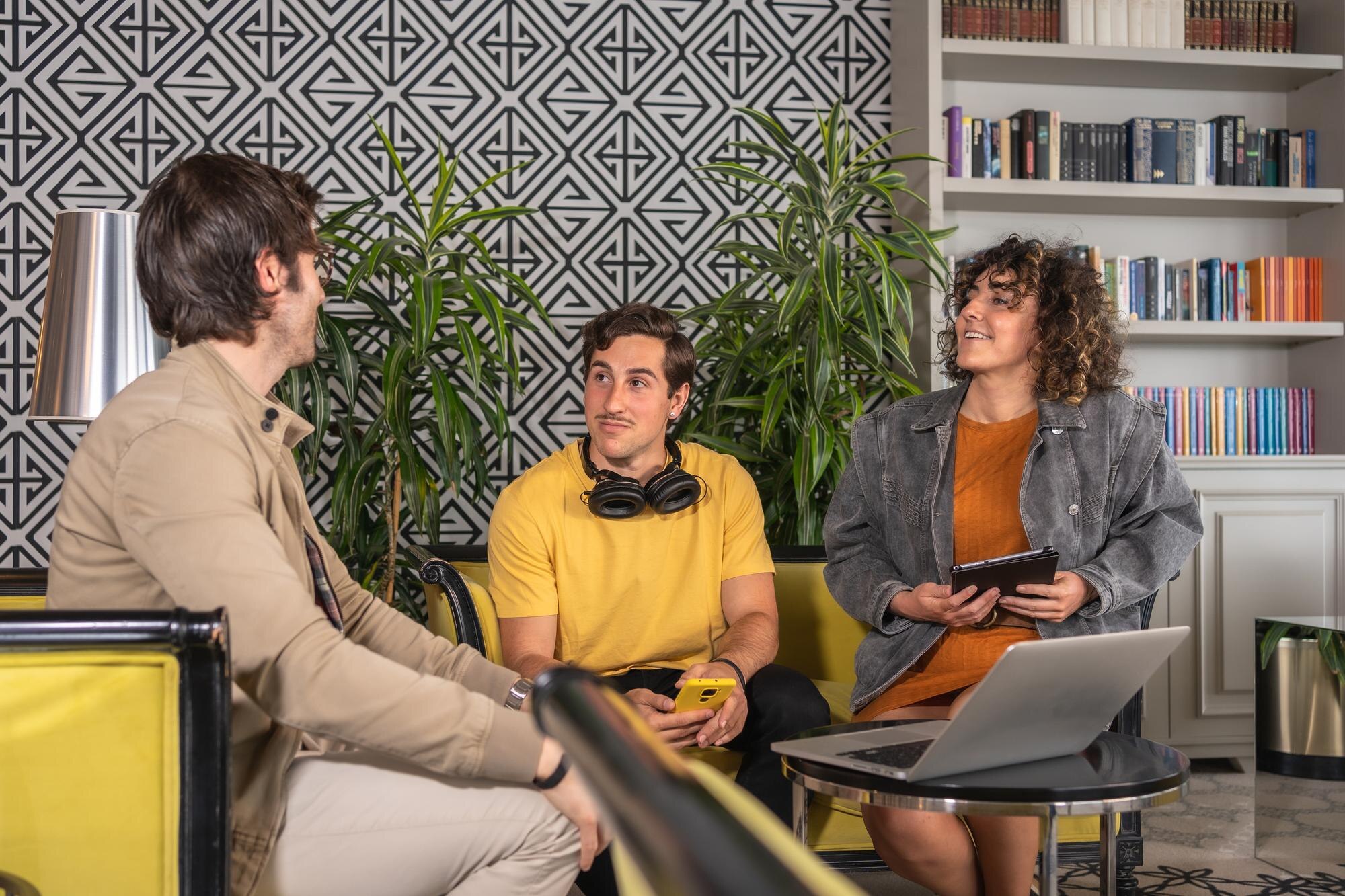 young-business-people-informal-clothes-meeting-hotel-242111-32796.jpg